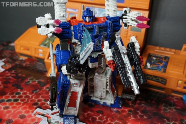Review Siege Ultra Magnus Leader War For Cybetrtron  (50 of 93)